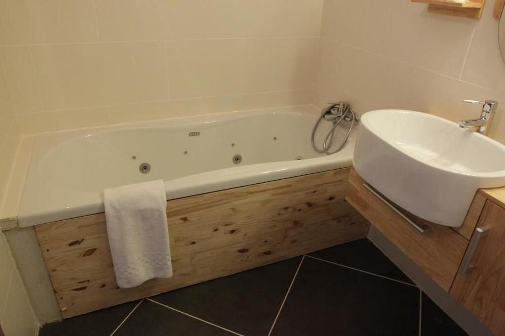 Urban Style, Hotel Le Cheval Noir, Saint-Etienne Luaran gambar