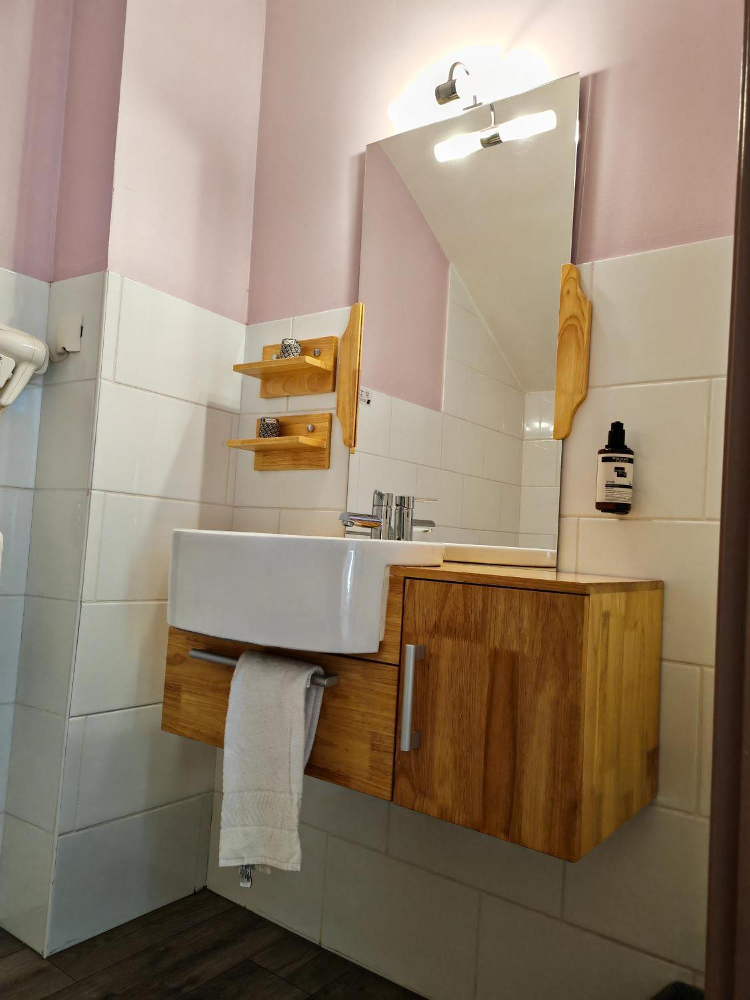 Urban Style, Hotel Le Cheval Noir, Saint-Etienne Luaran gambar