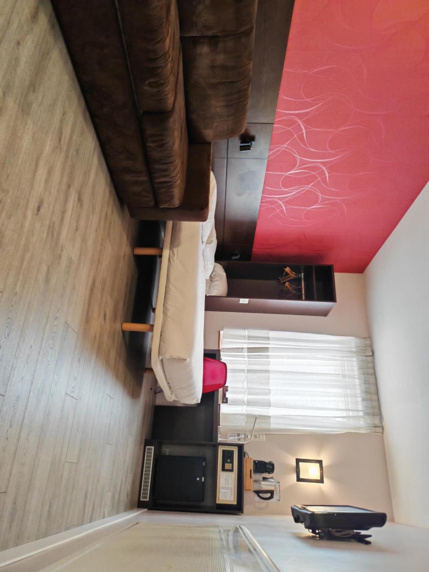 Urban Style, Hotel Le Cheval Noir, Saint-Etienne Luaran gambar